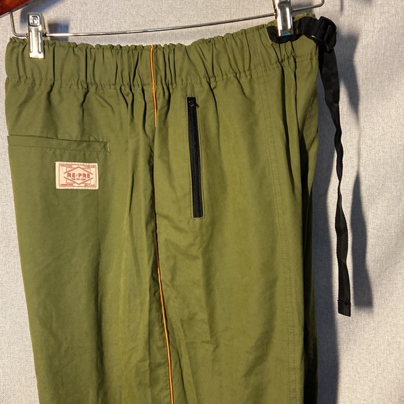 Re-pre the -tint corp. Unisex Olive pants. New - Picture 8 of 9